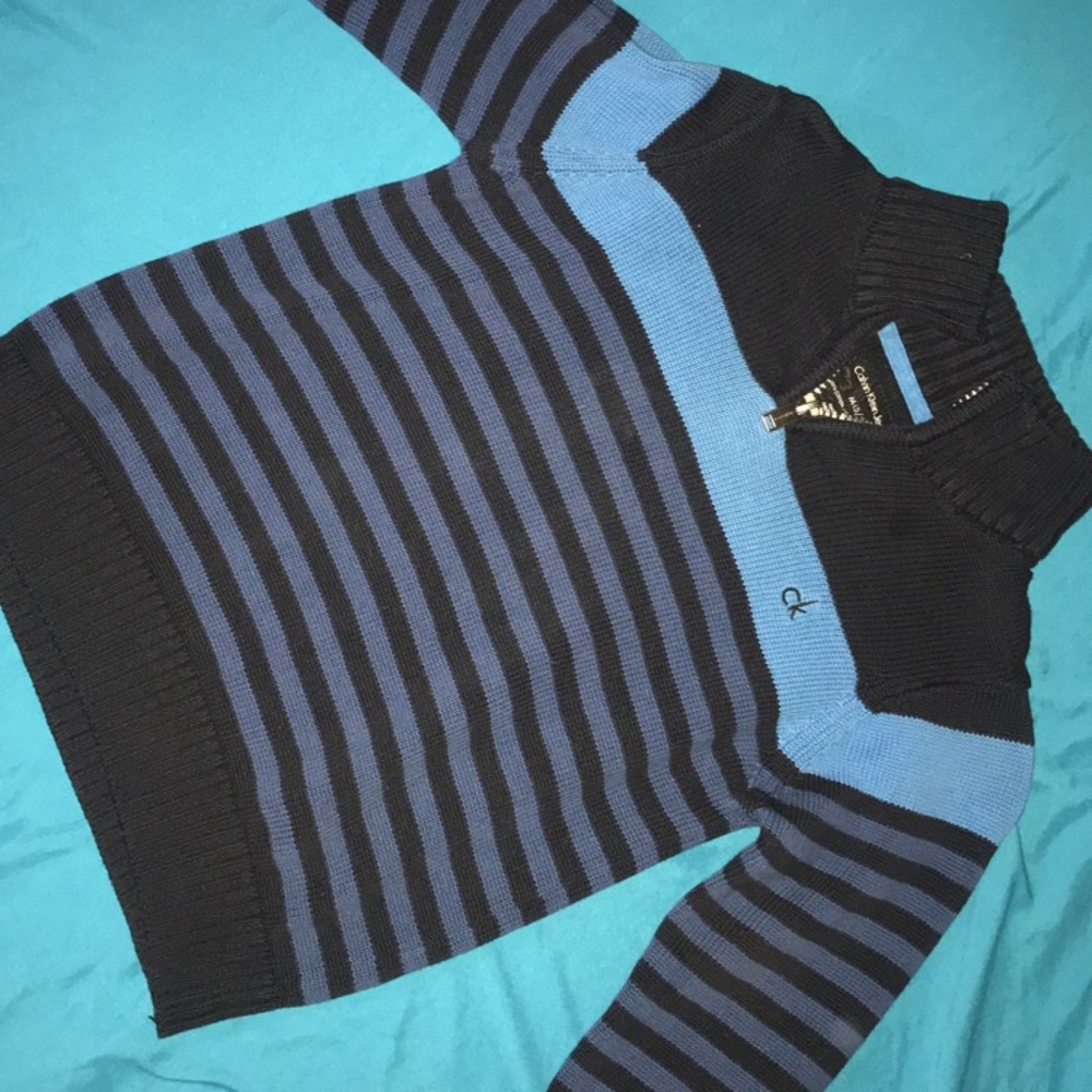 Boys Calvin Klein sweater shirt. Great condition!